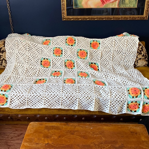 Vintage Accents Vintage Handmade Crocheted Granny Squares Afghan